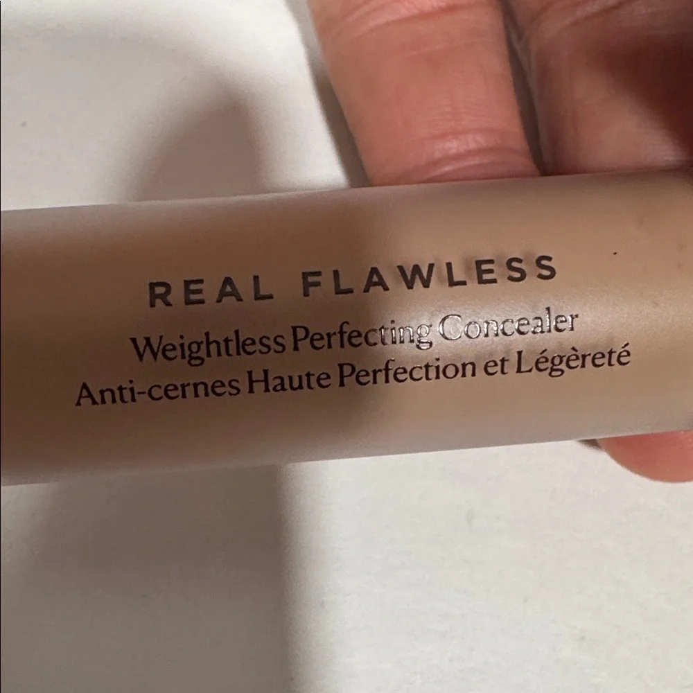 Laura Mercier Real Flawless Weightless Perfecting Concealer